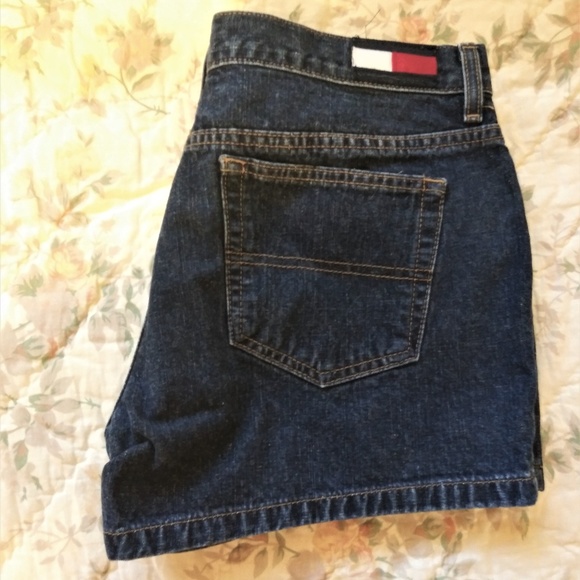 Tommy Hilfiger Denim Shorts sz 7 Dark Wash - Picture 2 of 7